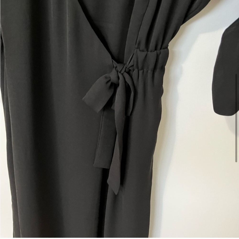 NWT Aritzia Babaton Ludovic V-Neck Wrap Dress
Black XXSmall - Picture 5 of 16